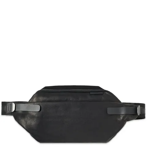 Isarau Alias Shoulder Bag