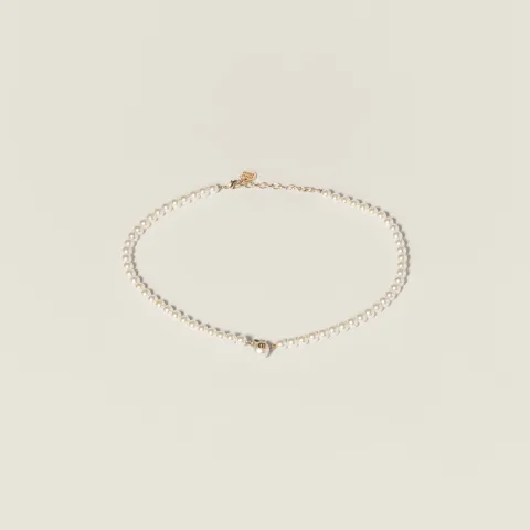 Metal and pearl necklace