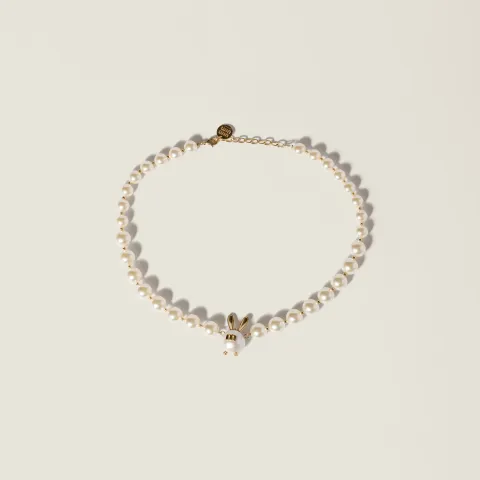 Metal and pearl necklace