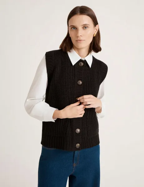 Finery London Janette Round Neck Knitted Vest Black