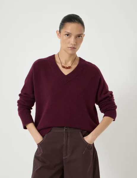 HUSH Cashmere Rich V-Neck Jumper