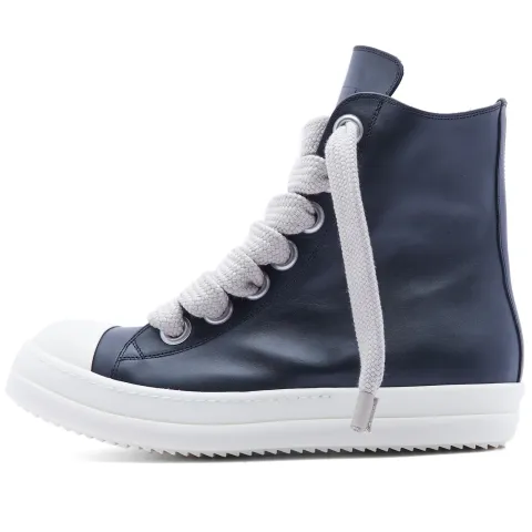 Wide Lace Sneaker