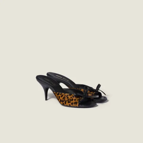 Printed leather sandals with bow