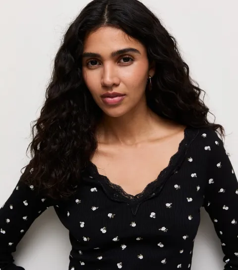 Women's Black Cotton Floral Lace Trim V Neck Long Sleeve Top