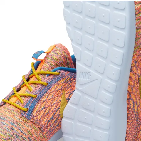 W Roshe One Flyknit