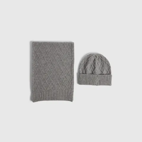 River Island Diamond Knit Scarf And Hat Gift Set