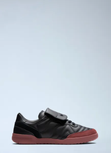 5861 Sneakers