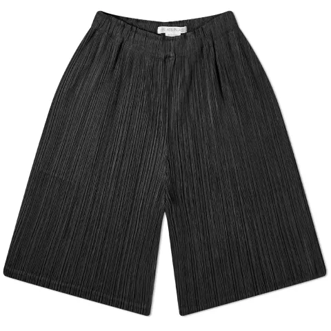 Pleats Shorts