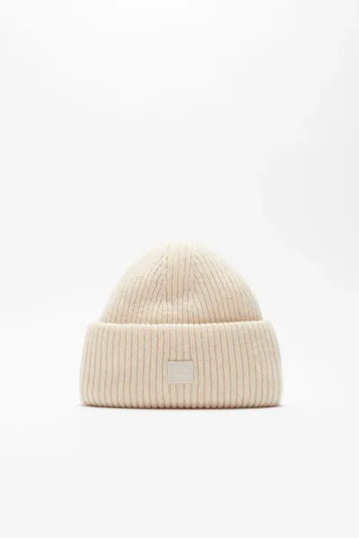 Small face logo beanie