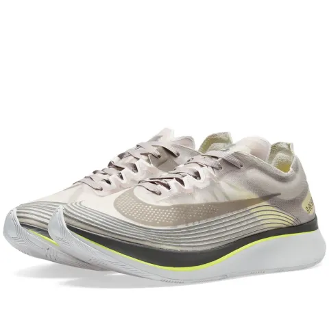 Zoom Fly