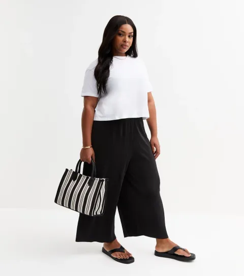 Women's Plus Size Black Plisse Cropped Trousers Curves