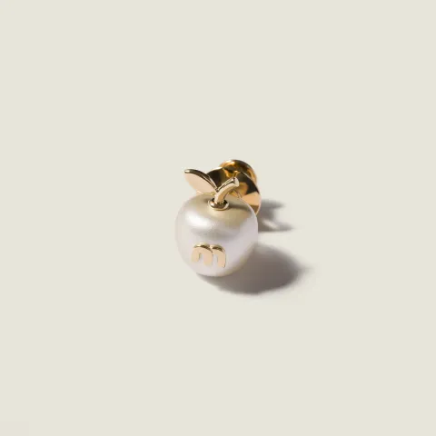 Metal brooch