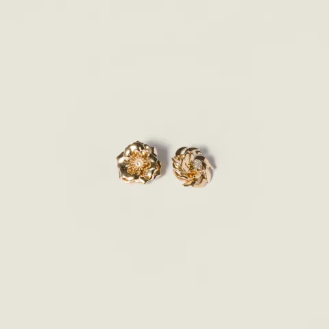 Metal earrings with crystals