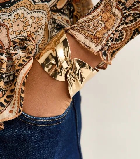 Gold Tone Wrap Wavy Hinge Cuff Bracelet
