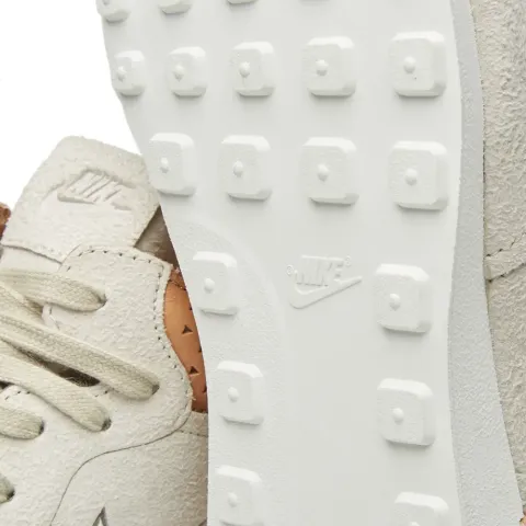 Internationalist Mid Royal