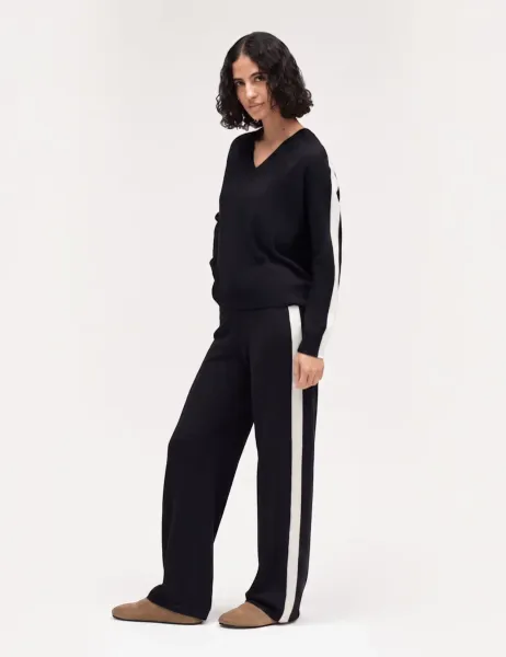 Chinti & Parker Wool Rich Jacquard V Neck Jumper with Cashmere