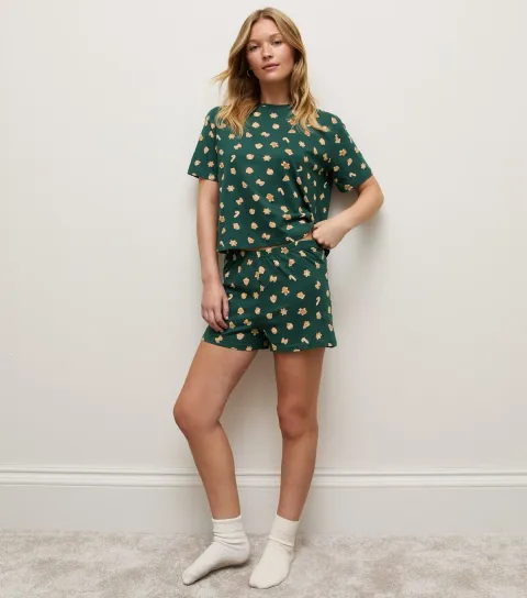 New Look Women's Dark Green Cotton Rich Gingerbread Patterned Pyjama Shorts Set