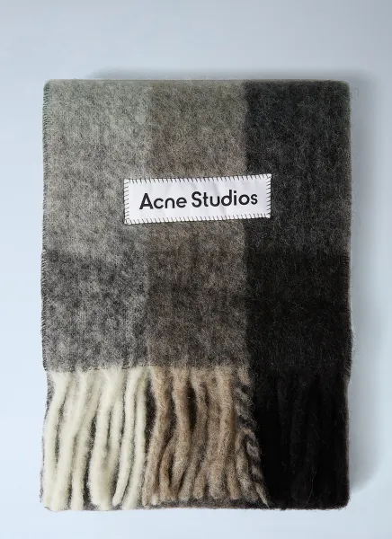 Check Scarf