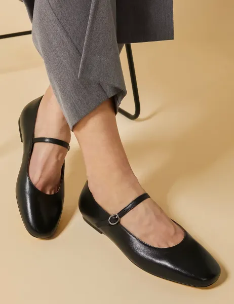 Jones Bootmaker Leather Buckle Flat Pumps