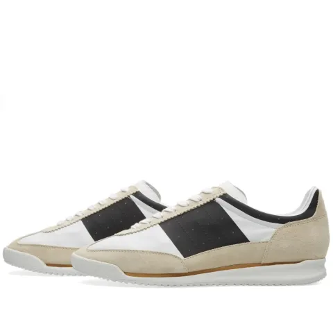 22 Retro Sneaker