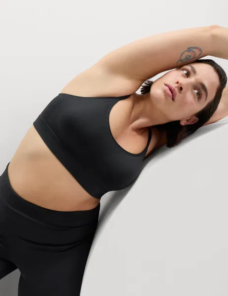 Goodmove Low Impact Seamless Non Wired Sports Bra Black
