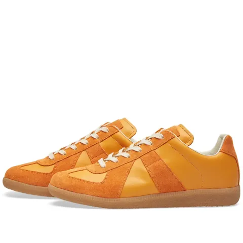 22 Replica Low Sneaker