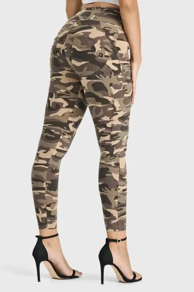 Freddy WRUP Cargo Fashion - High Waisted - 7/8 Length - Brown Camo