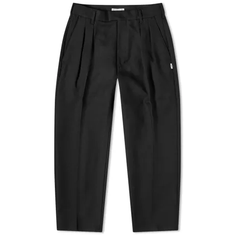 04 Tapered Chinos