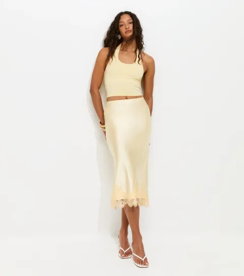 Women's Light Yellow Satin Scalloped Lace Hem Midi Skirt