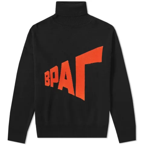 Graphic Turtle Neck Knit