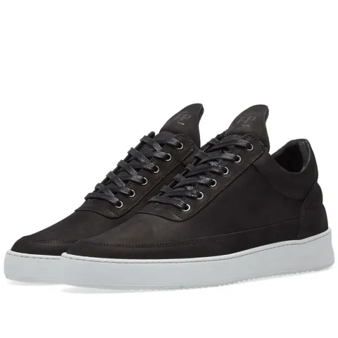 Low Top Sneaker