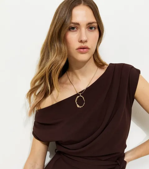 New Look Gold Tone Beaten Oval Pendant Necklace