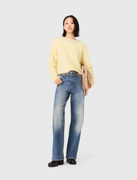 Jeans with chain-link belt