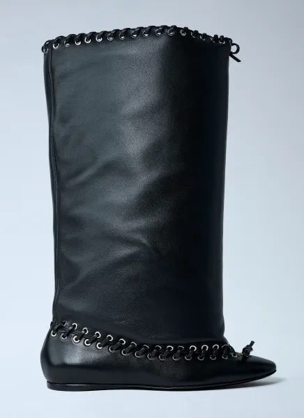 Level Flat Boots