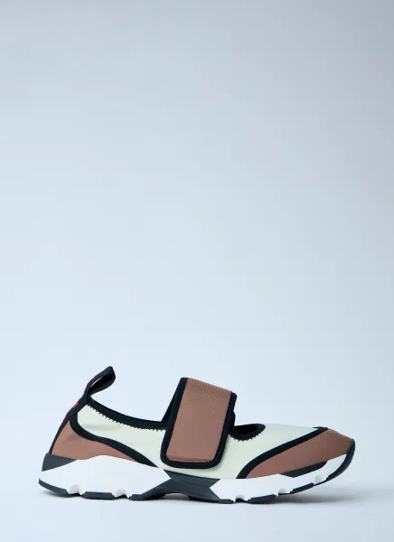 Low-Top Sneakers