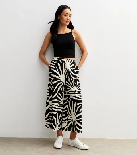 New Look Women's Black Crepe Abstract Sun Print Cropped Trousers