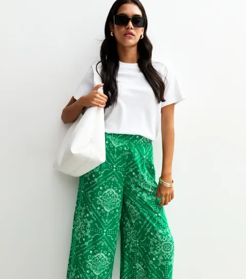 New Look Women's Green Scarf Print Cropped Wide Leg Trousers