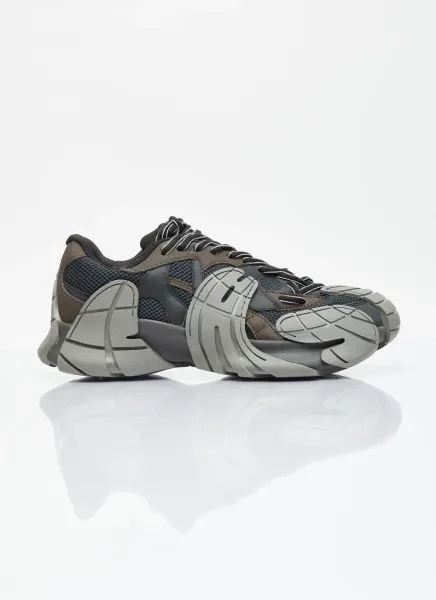 Tormenta Sneakers