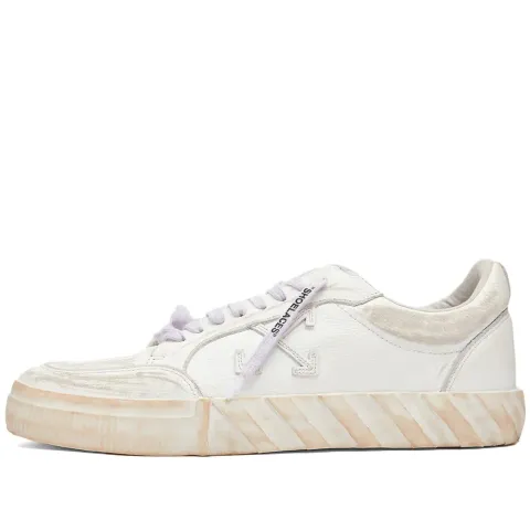 Low Vulcanized Distressed Leather Sneaker
