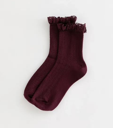 Dark Burgundy Herringbone Frilly Lace Ankle Socks