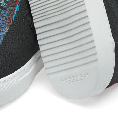 Genek Slip On