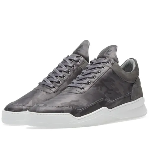 Low Top Sneaker