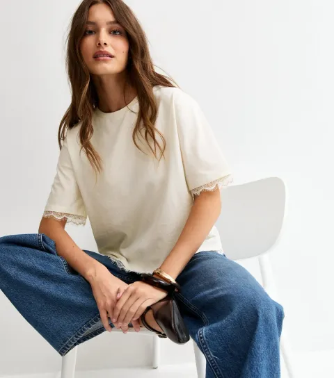New Look Women's Off White T-Shirt Lace Hem Boxy T-Shirt