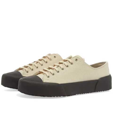 Canvas Low Sneaker