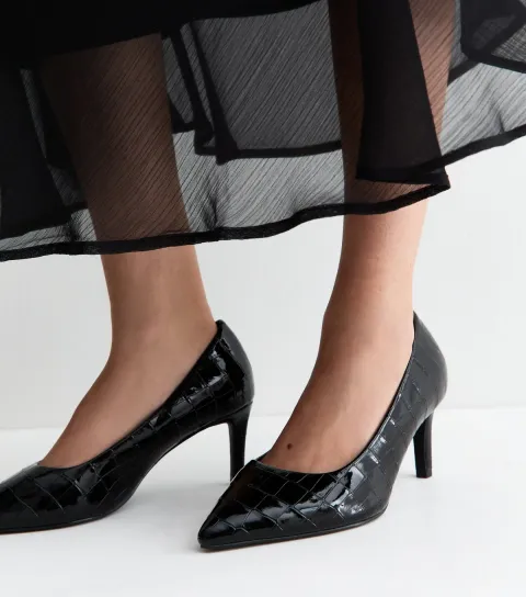 New Look Women's Extra Wide Fit Black Faux Leather Croc Embossed Court Shoes