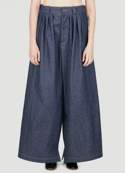 Pleated Jeans