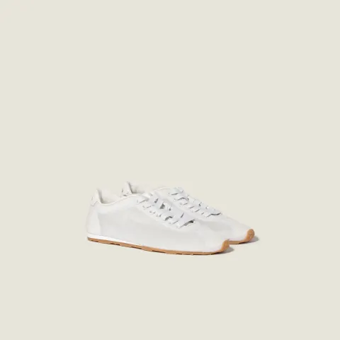 Plume mesh fabric sneakers
