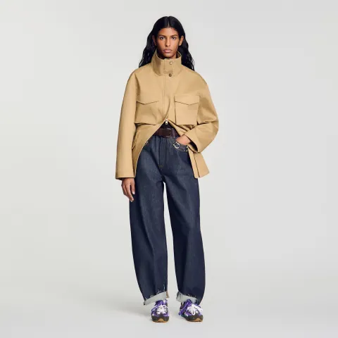Barrel jeans with metal details