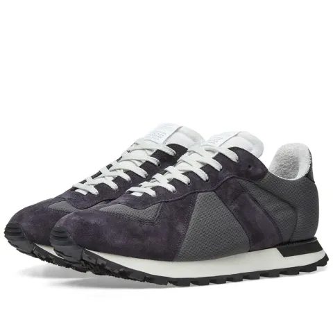 22 Retro Runner Sneaker