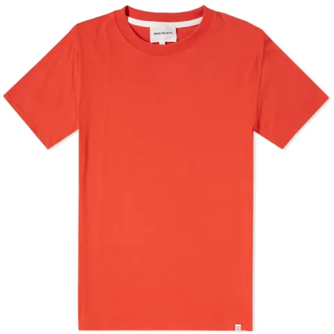 Niels Standard Tee